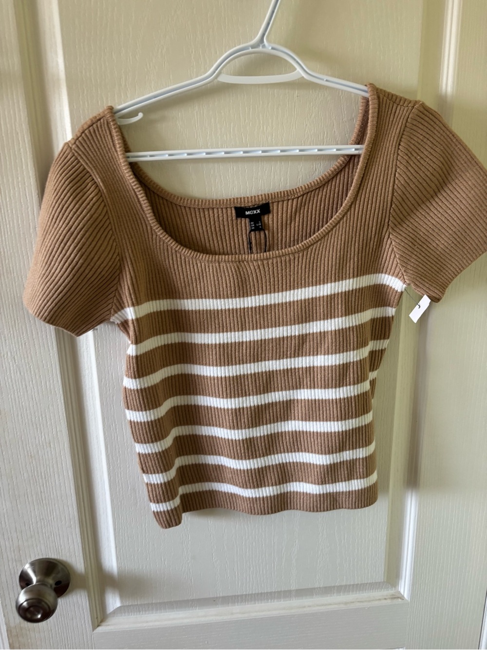 Mexx Short Sleeve Ribbed Scoop Neck Top - Tan & White